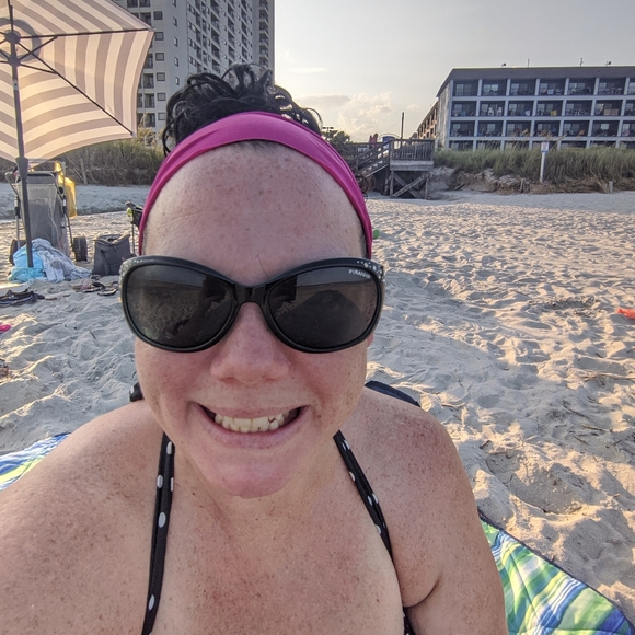 Meet your Posher, Melissa - Picture 4 of 4